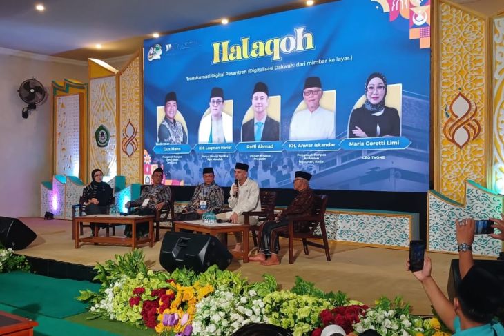 Raffi Ahmad mengajak pesantren untuk melek digital