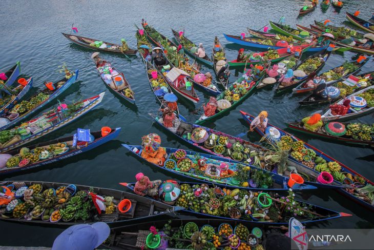 Situs Geopark Meratus Pasar Terapung Lok Baintan