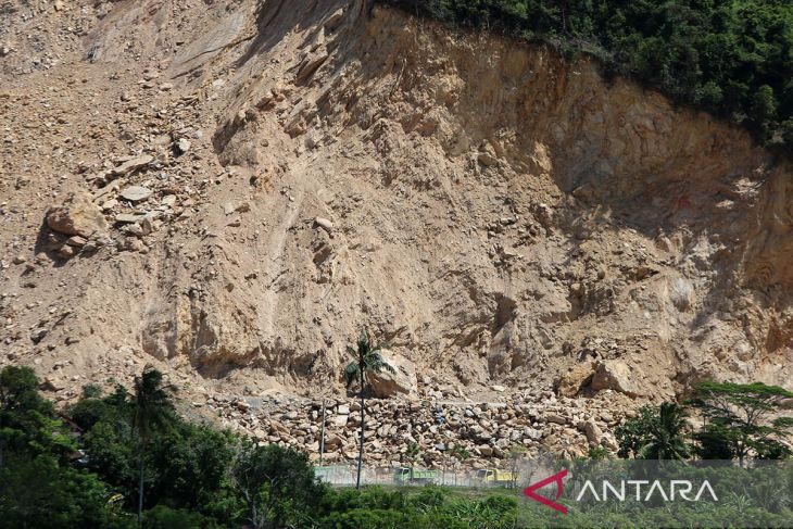 FOTO - Penambangan galian C berpotensi longsor di Aceh Besar