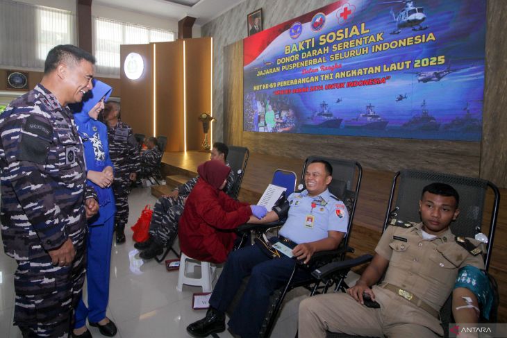 Donor darah HUT ke-69 Penerbangan TNI AL
