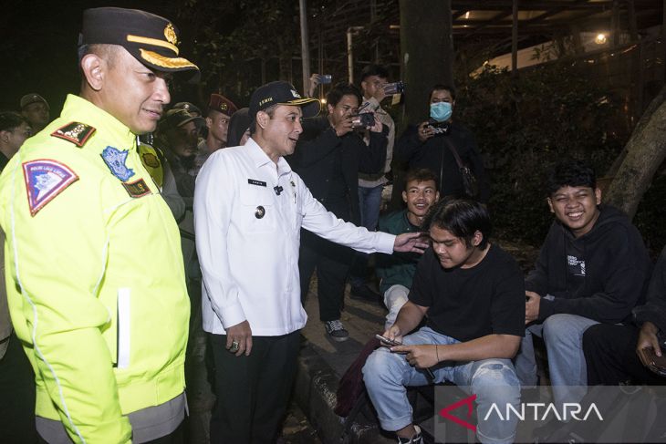 Patroli jam malam pelajar di Bandung