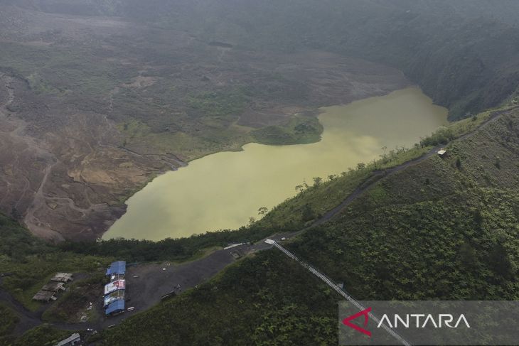 Hutan lindung di Gunung Galunggung