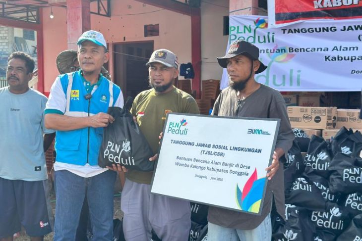 PLN salurkan sebanyak 125 paket sembako untuk korban banjir Wombo Donggala