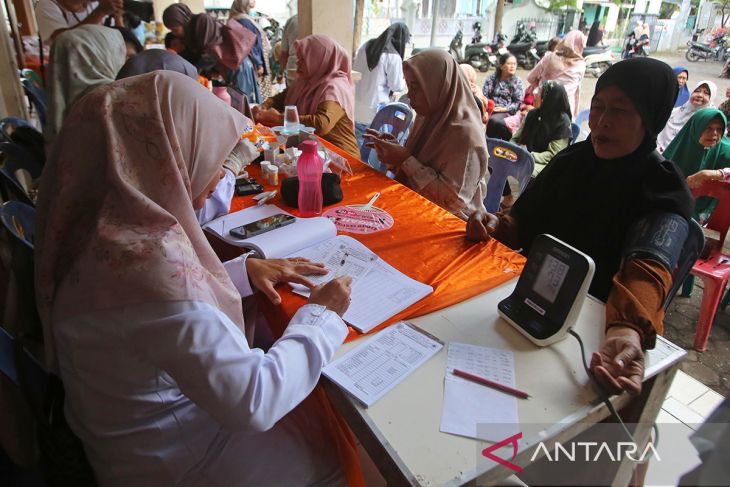 FOTO - Cek kesehatan gratis balita dan lansia di Aceh