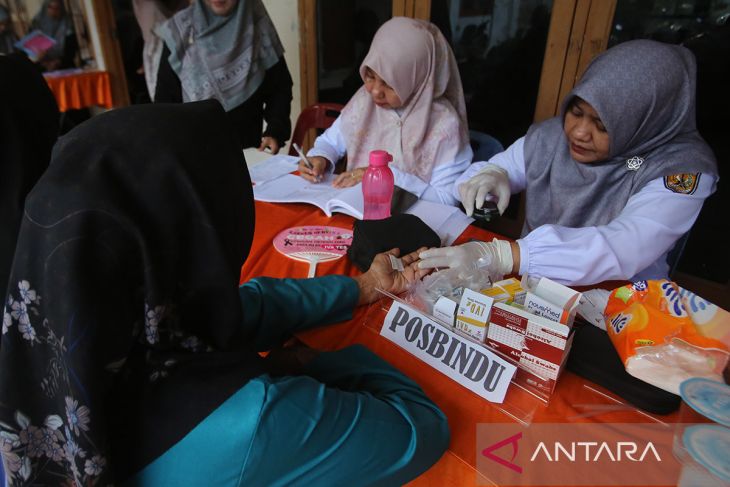 FOTO - Cek kesehatan gratis balita dan lansia di Aceh