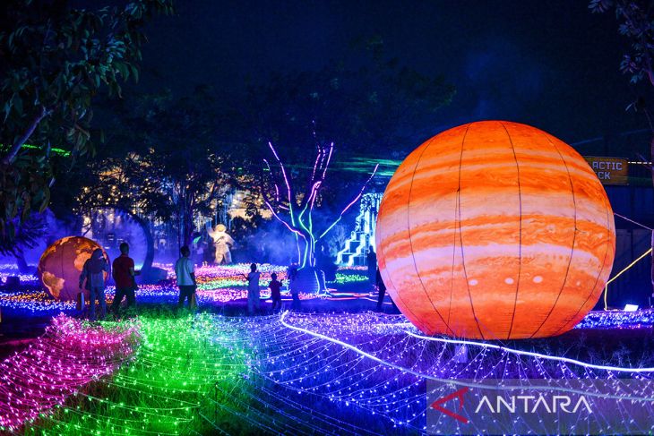 Wahana Galactic Glow di Bandung