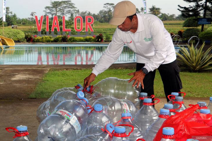 Kampanye tukar sampah dengan sembako