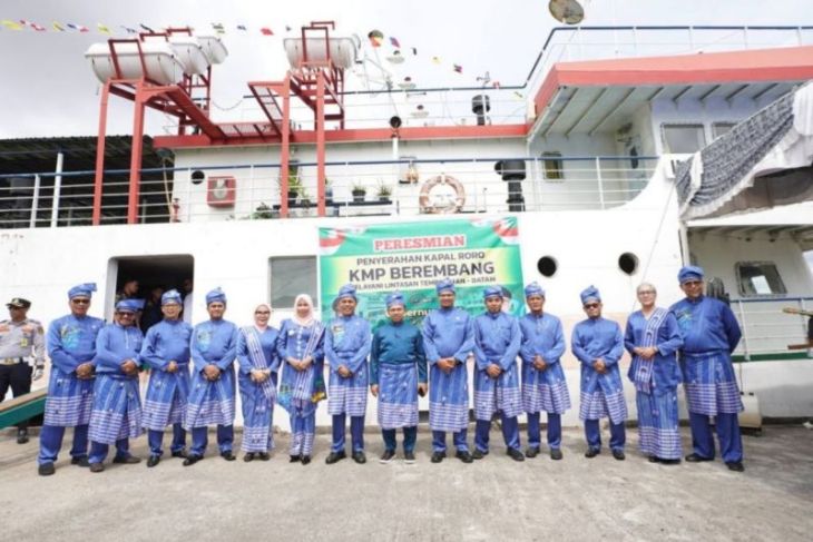 Pemprov Riau serahkan kapal roro penyeberangan Tembilahan-Batam