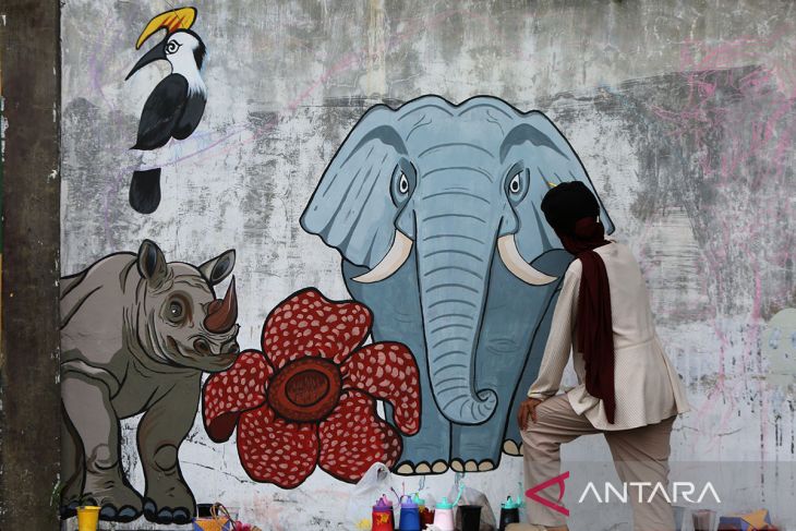 FOTO - Mural bertema peduli ekosistem lingkungan di Aceh