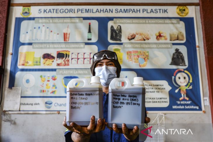 Pengolahan limbah plastik jadi BBM di Kota Cilegon