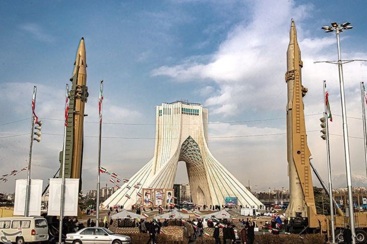 Mengenal sejjil, rudal dengan jangkauan 2.000 km yang dilesatkan Iran ke Israel