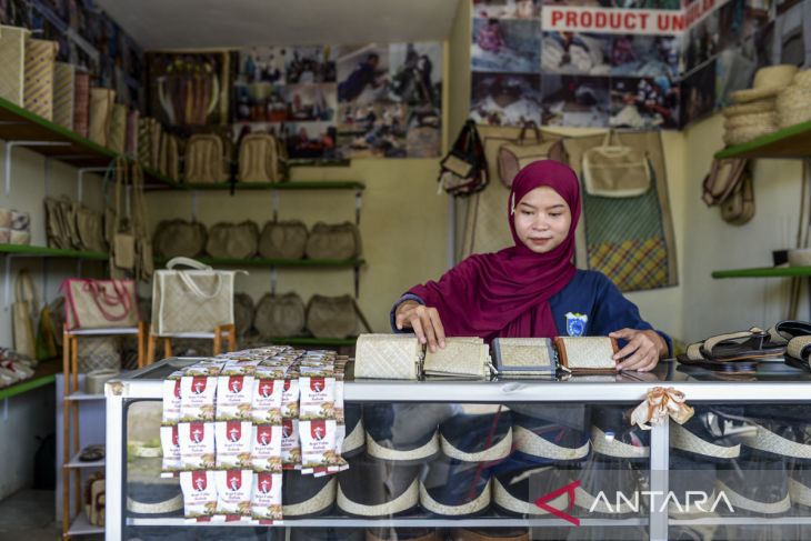 Kopdes Merah Putih kelola produk UMKM di Pandeglang