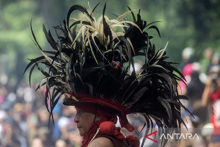 Upacara adat Ngertakeun Bumi Lamba