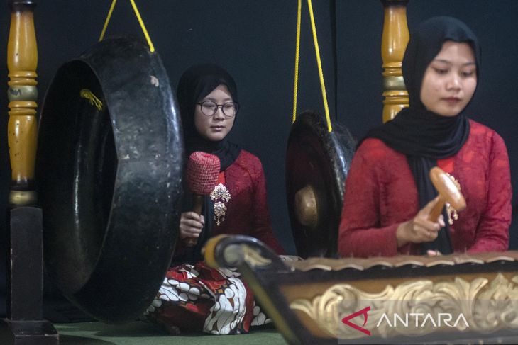 Festival lomba seni dan sastra siswa nasional di Cimahi