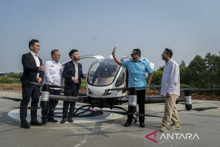 Uji terbang berpenumpang EHang 216 S