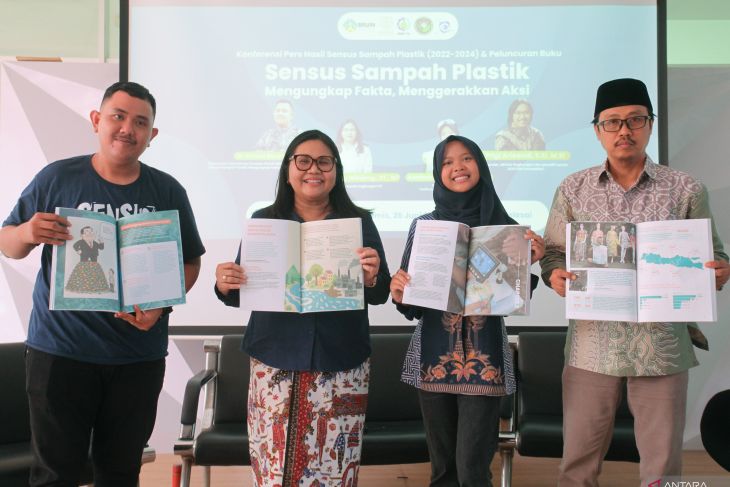 Konferensi pers BRUIN tentang sensus sampah plastik