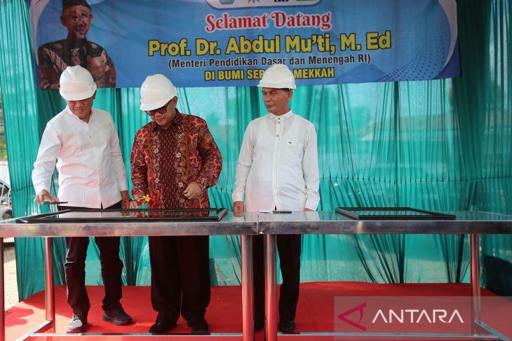 FOTO - Mendikdasmen bangun SMKM di Aceh