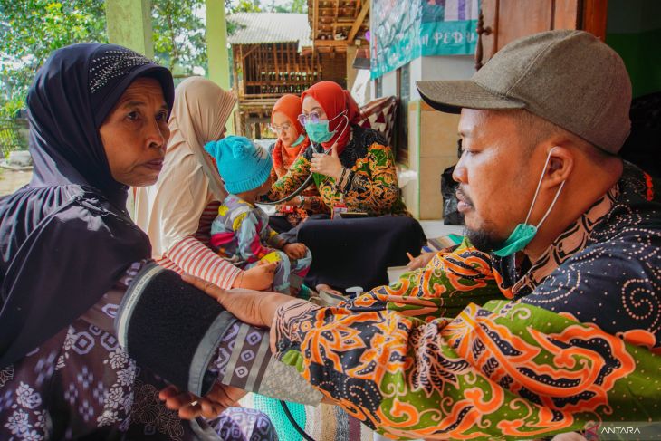 Layanan kesehatan keliling melalui program Dokter Muter