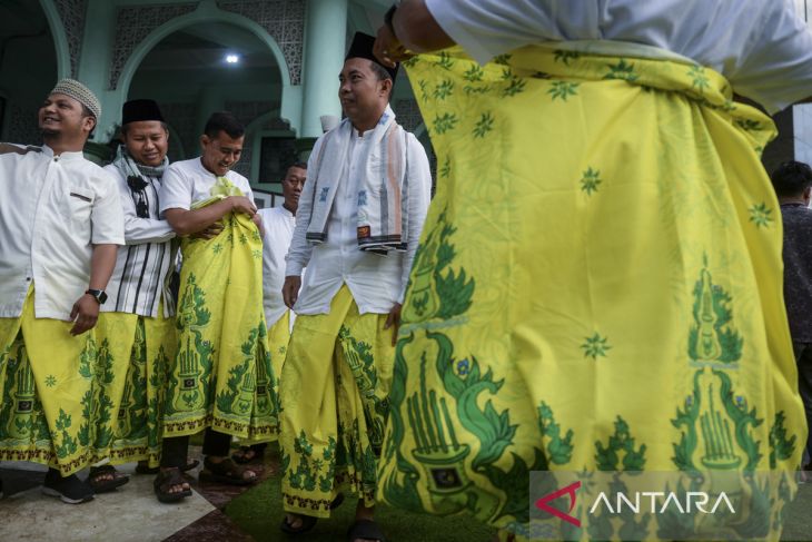 Jalan sehat sarungan di Tangerang