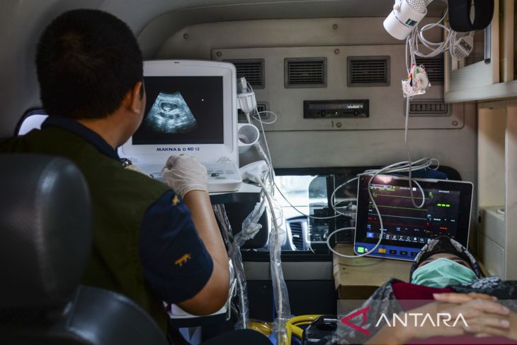 Layanan mobil klinik gratis di pelosok Banten