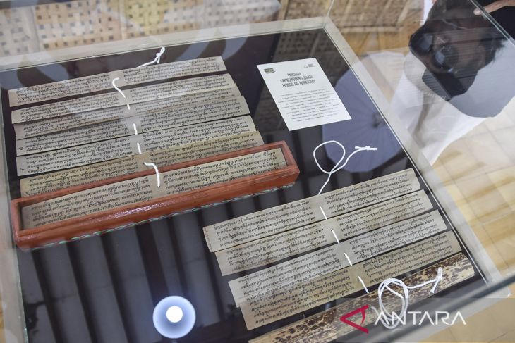 Pameran naskah kuno aksara Sunda dan Pegon