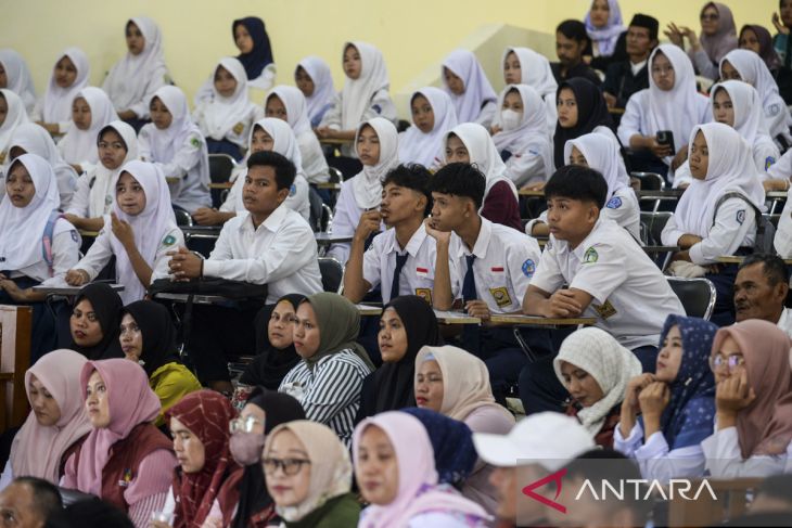 Hari pertama Sekolah Rakyat di Banten