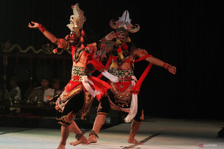 Pagelaran Topeng Malangan  Panji Mangu