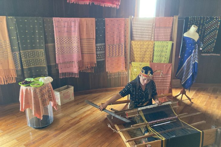 Desi, penenun Timur yang mendunia