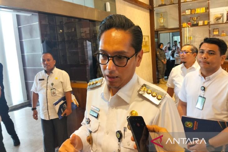 Wali Kota Medan bantah  aktifkan kembali camat dan lurah indisipliner