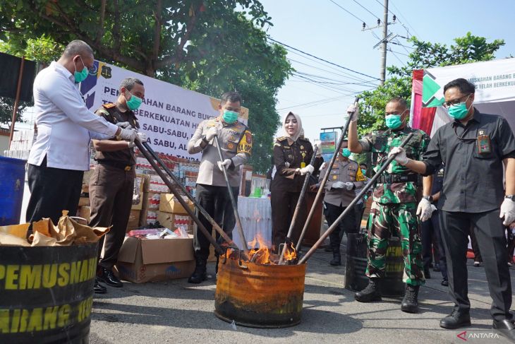 Pemusnahan barang bukti Kejari Jombang
