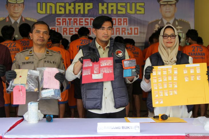 Ungkap kasus narkoba di Polresta Sidoarjo
