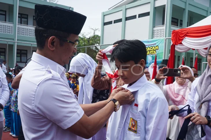 Pemkot Balikpapan berikan bantuan seragam sekolah gratis