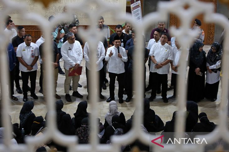 FOTO - Demo nakes RSU Zainoel Abidin tuntut TPP