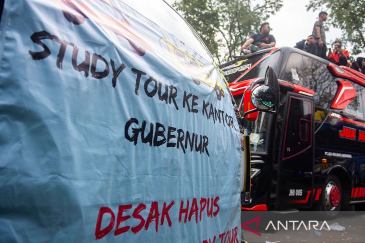 Unjuk rasa pekerja pariwisata Jawa Barat
