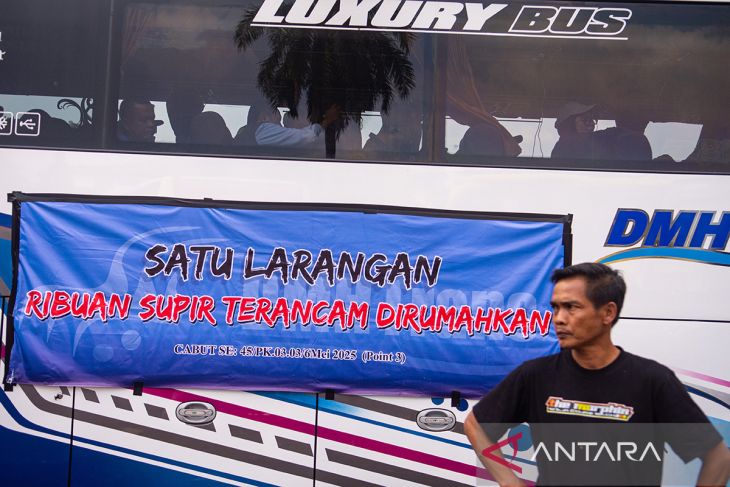 Unjuk rasa pekerja pariwisata Jawa Barat