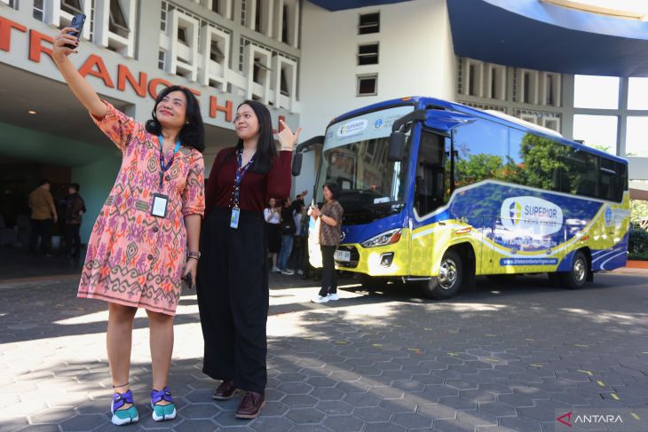 SPS Corporate serahkan bantuan bus untuk dukung mobilitas mahasiswa PCU