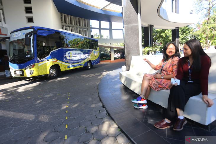 SPS Corporate serahkan bantuan bus untuk dukung mobilitas mahasiswa PCU