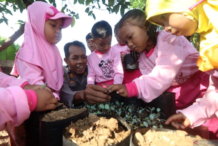 Edukasi polisi untuk ketahanan pangan