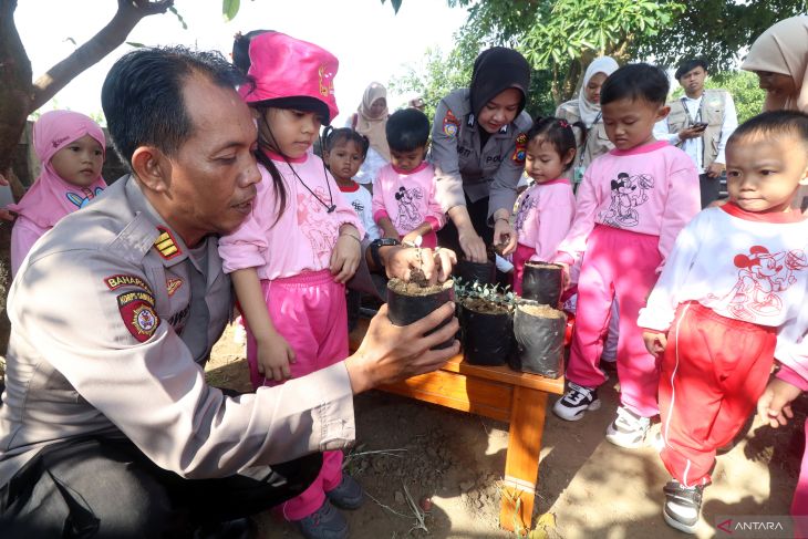 Edukasi polisi untuk ketahanan pangan