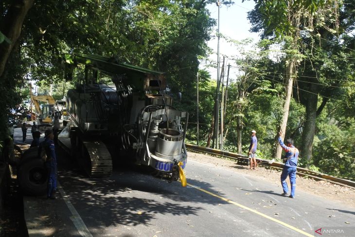 Penutupan Jalan Nasional Jember-Banyuwangi