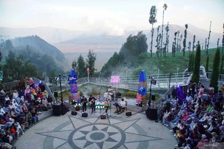 Bromo Sunset Music and Culture
