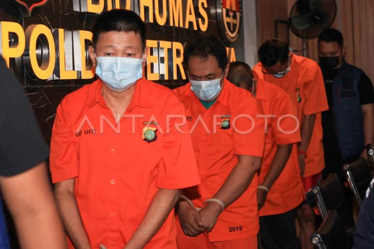 Kasus manipulasi data pribadi melalui penjualan kartu SIM