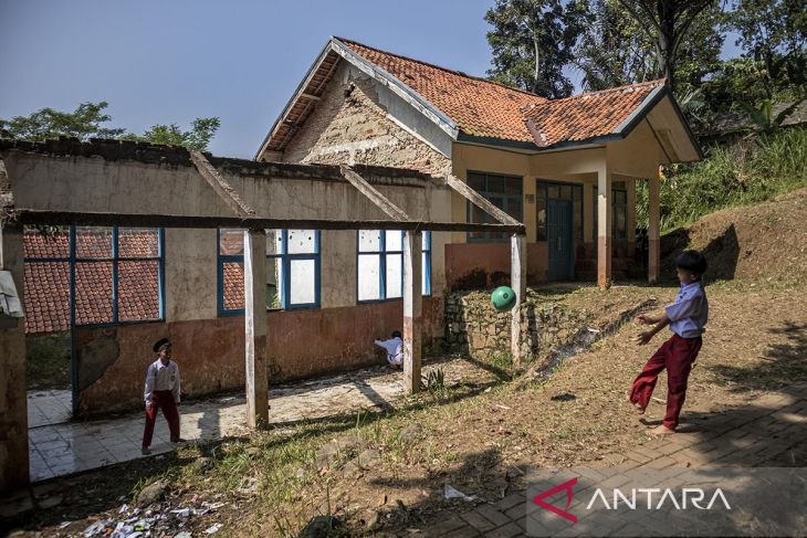 Sekolah rusak di Kabupaten Bandung Barat