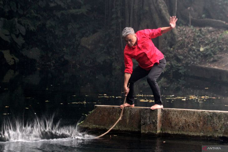 Performance art dalam Bantengan Nuswantoro Trance Festival