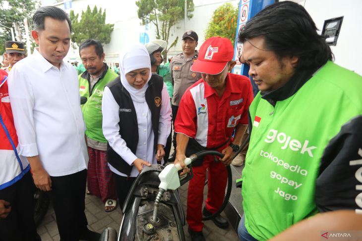 Gubernur Jawa Timur tinjau SPBU di Jember
