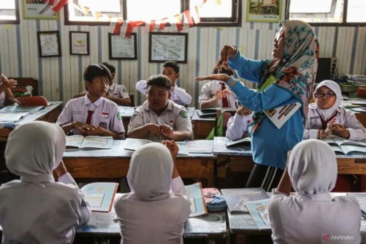 Profesi guru: Dulu menolak, sekarang mencintai