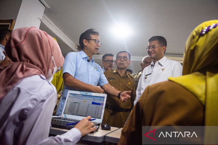 Menkes tinjau cek kesehatan gratis pelajar