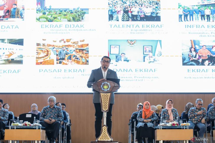 Kuliah umum Menekraf di ITS