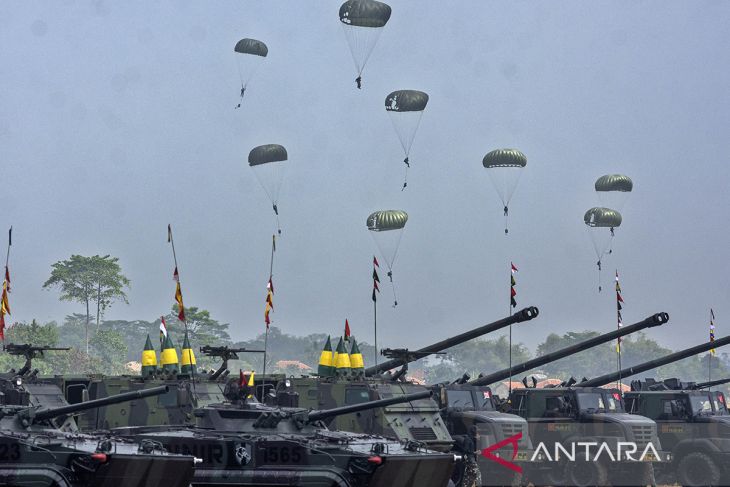 Gladi bersih Upacara Gelar Pasukan Operasional dan Kehormatan Militer