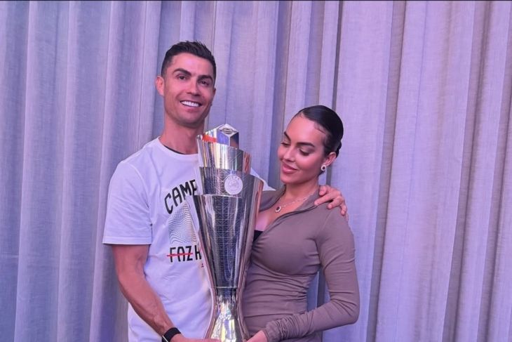 Ronaldo dan Georgina Rodriguez resmi bertunangan, segera menuju pelaminan